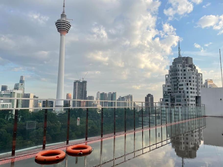 M101 Klcc Kl City King Suites By Livin クアラルンプール エクステリア 写真